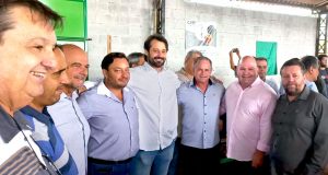 Prefeito Edinho, Leandro, Guilherme Piai, Danilo e representantes dos municípios