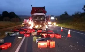 Acidente aconteceu na Rodovia Francisco Alves Negrao SP 258 em Itabera - Foto Reproducao Artesp Divulgado pela TVTem