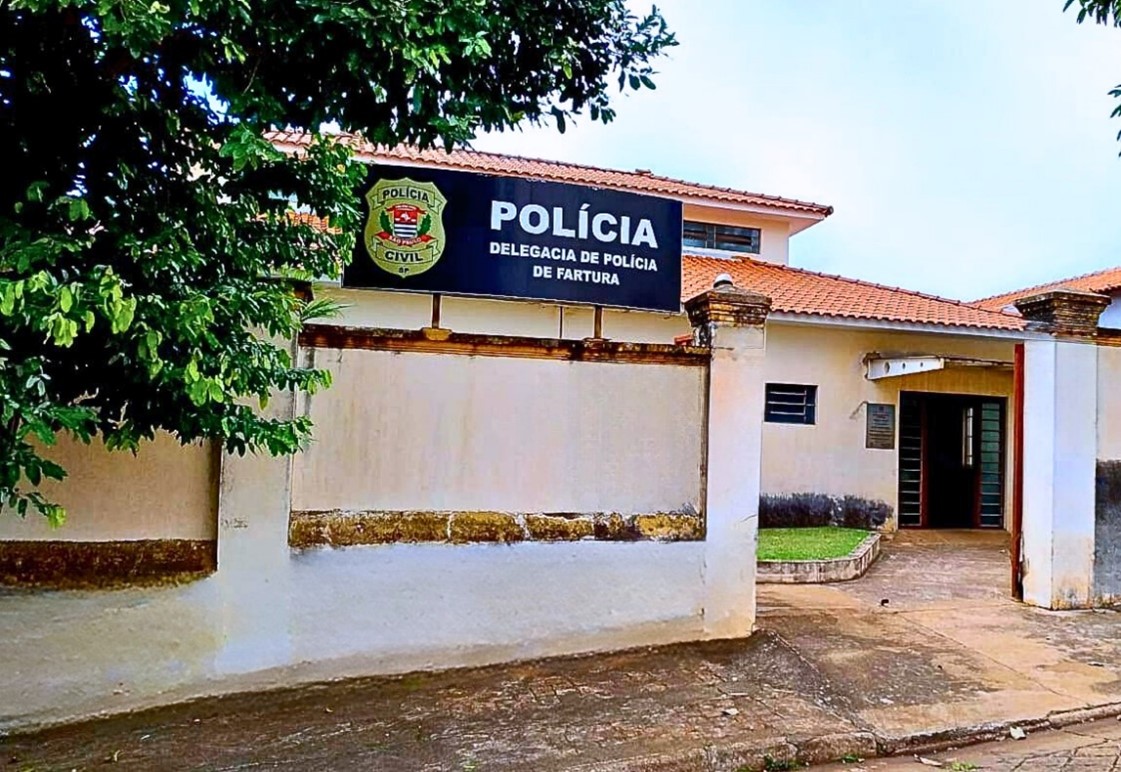POLÍCIA PRENDE HOMEM COM MATERIAL DE PORNOGRAFIA INFANTIL