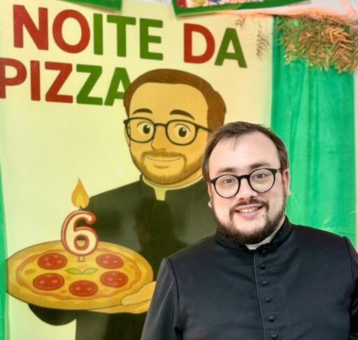 PAROQUIANOS FESTEJAM ORDENAÇÃO SACERDOTAL DE PADRE BLENER