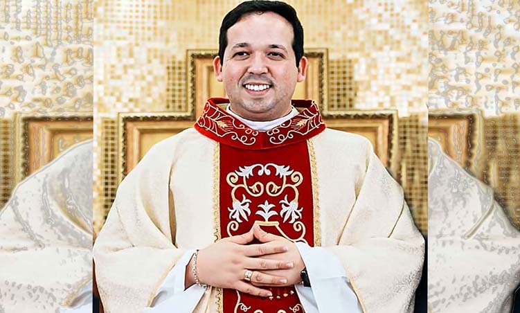 PADRE CARLOS DEIXARÁ A PARÓQUIA DA VILA RUMO AO SUL DO BRASIL