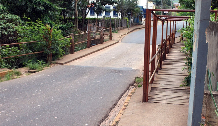 PREFEITURA ADIA FECHAMENTO DA PONTE DO DOMINGUINHOS