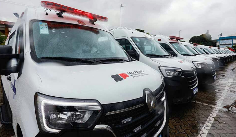 MUNICÍPIOS DA REGIÃO RECEBEM VANS E AMBULÂNCIAS DO GOVERNO