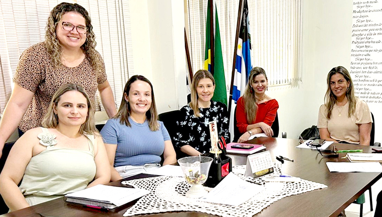 PROFISSIONAIS DA SAÚDE E SOCIAL DE TAGUAÍ SE REÚNEM PARA DEFINIR METAS