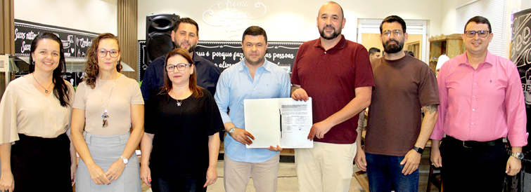 AUTORIDADES PRESTIGIAM POSSE DA DIRETORIA DA ACICC EM CERQUEIRA