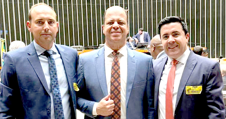 PREFEITO CRISTIANO BUSCA INVESTIMENTOS PARA TIMBURI EM BRASÍLIA