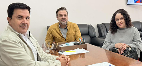 PREFEITO DE TIMBURI RECEBE DIRETORA REGIONAL DO TRIBUNAL DE CONTAS DO ESTADO