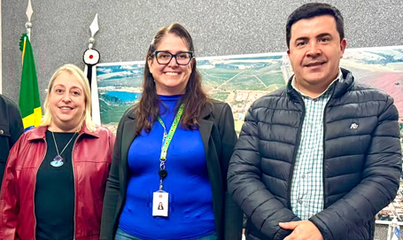 TIMBURI RECEBE DIRIGENTE REGIONAL PARA TRATAR DE PROPOSTAS DO MEC