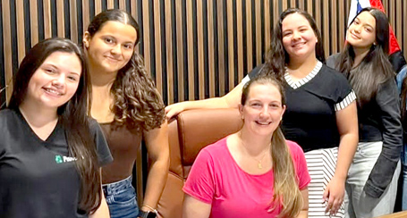 ALUNOS VISITAM NOVA CÂMARA MUNICIPAL DE TAGUAÍ