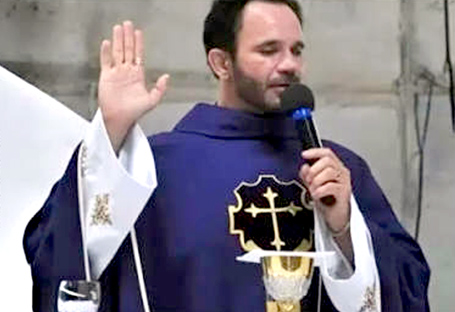 EM CERQUEIRA CÉSAR, PADRE SUSPEITO DE AGREDIR MULHER DURANTE SUPOSTO EXORCISMO É INVESTIGADO POR APLICAR GOLPE FINANCEIRO