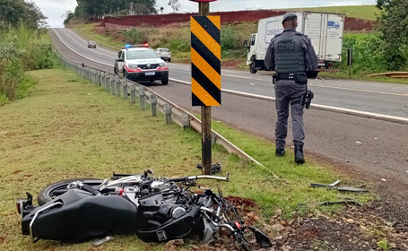 GRAVE ACIDENTE ENTRE MOTO E CAMINHÃO ENTRE FARTURA E TAGUAÍ
