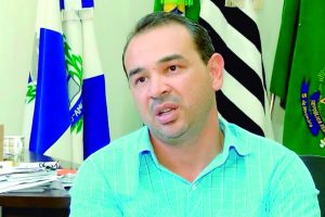 Vereadores afastam prefeito de Chavantes